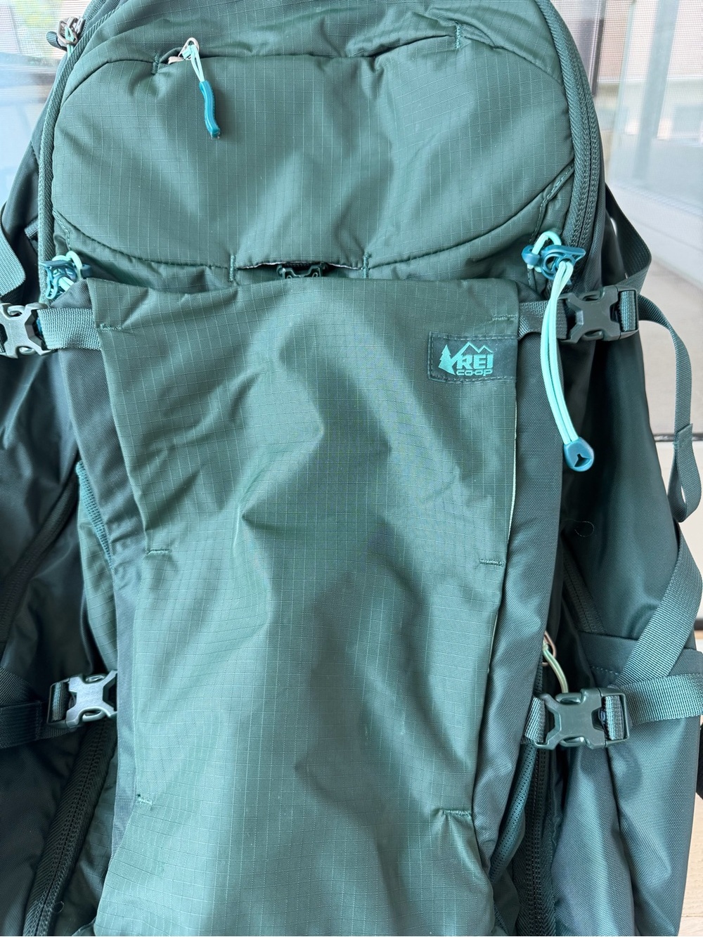 REI Women’s small 65L hiking Backpack - Durable Outdoor -only used once!